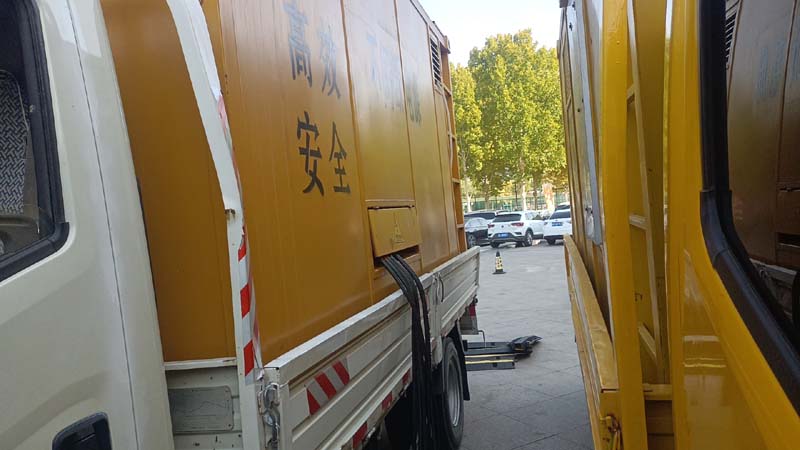 洛扎如何判断柴油发电机组和UPS电源的切换时间是否符合要求？