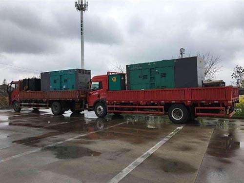 洛扎涂抹密封胶后,需要等待多长时间才能安装水冷式机油散热器密封件?